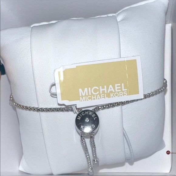 MK Michael Kors Padlock Lock Silver Pave Crystal Bracelet NWT in Box - Picture 5 of 5